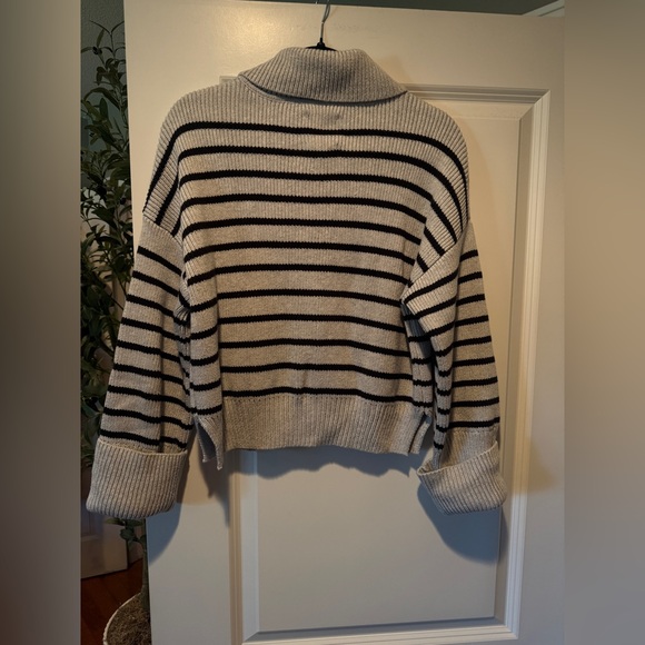 Abercrombie & Fitch Striped Cardigan - Picture 2 of 3